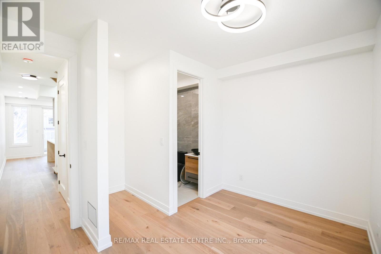 59 Jones Avenue, Toronto, Ontario  M4M 2Z7 - Photo 8 - E12986368