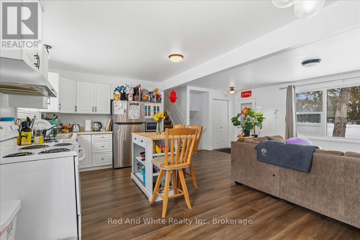 400 Midwood Crescent, Waterloo, Ontario  N2L 5N5 - Photo 3 - X12986370