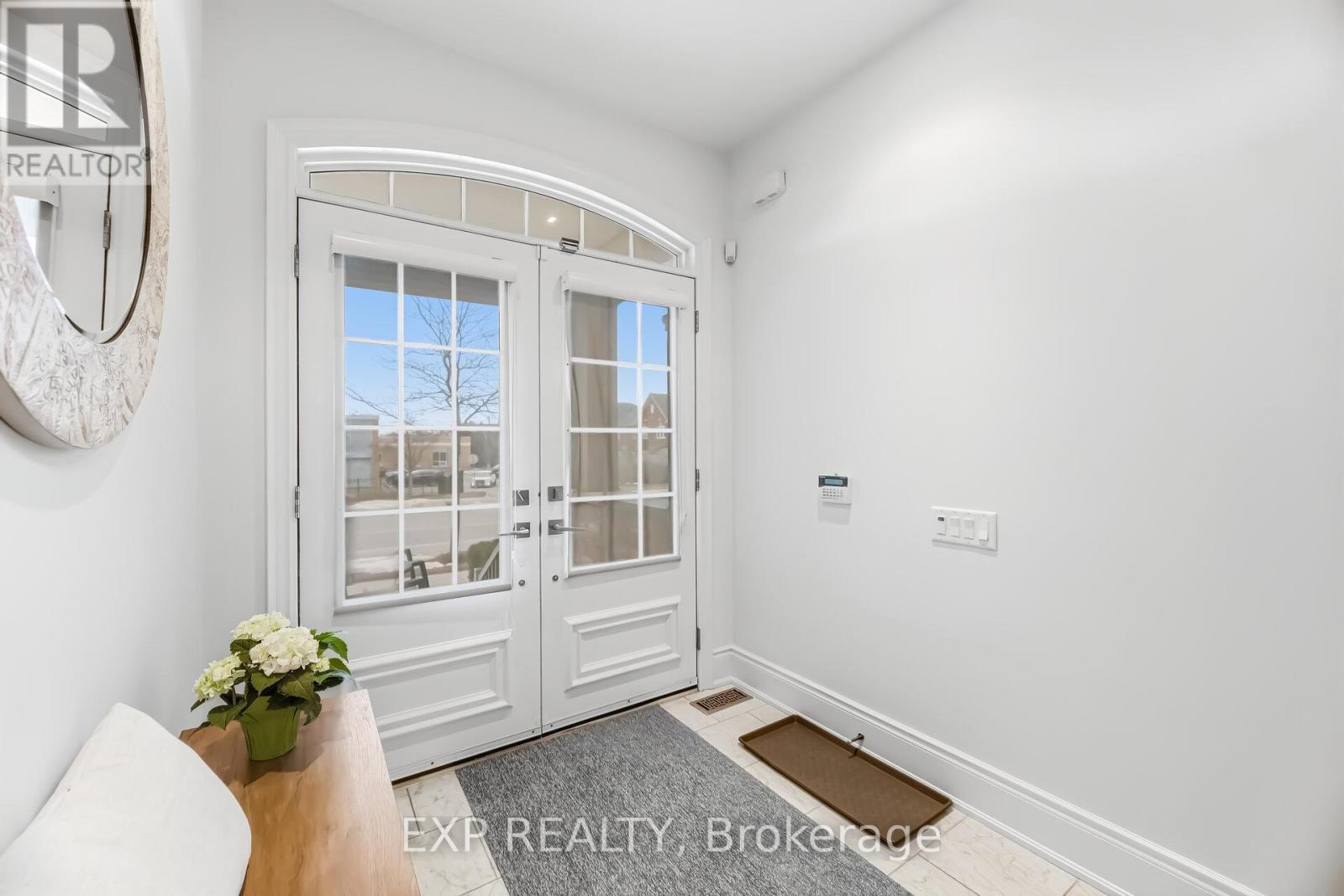 70 Torah Gate, Vaughan, Ontario  L6A 0H3 - Photo 10 - N12986350