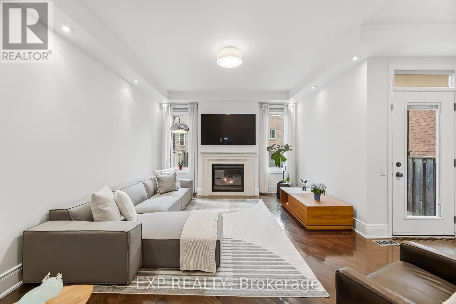 70 Torah Gate, Vaughan, Ontario  L6A 0H3 - Photo 13 - N12986350