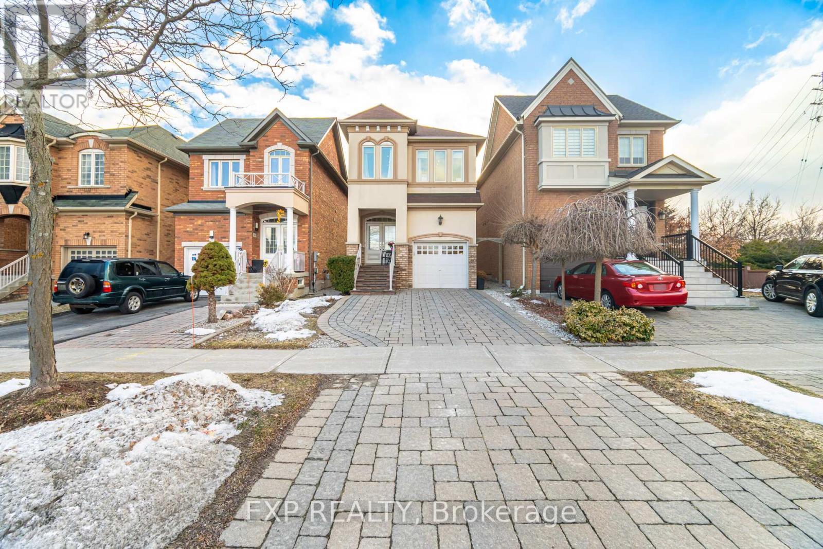 70 Torah Gate, Vaughan, Ontario  L6A 0H3 - Photo 2 - N12986350
