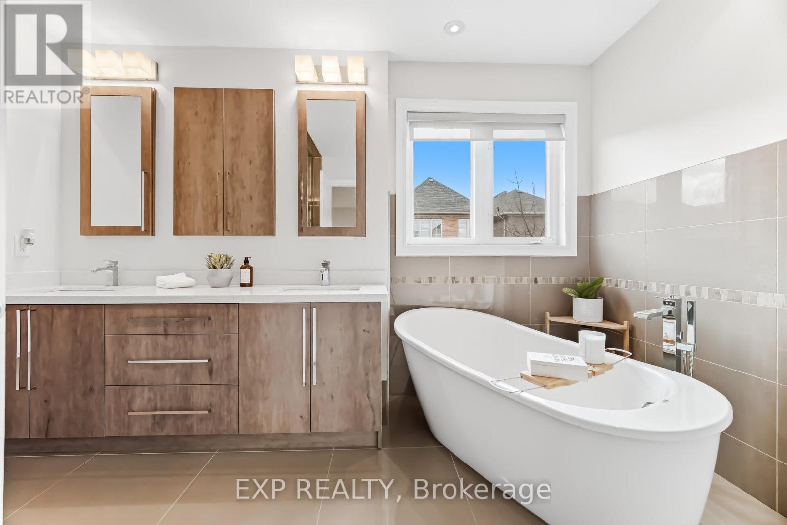 70 Torah Gate, Vaughan, Ontario  L6A 0H3 - Photo 24 - N12986350