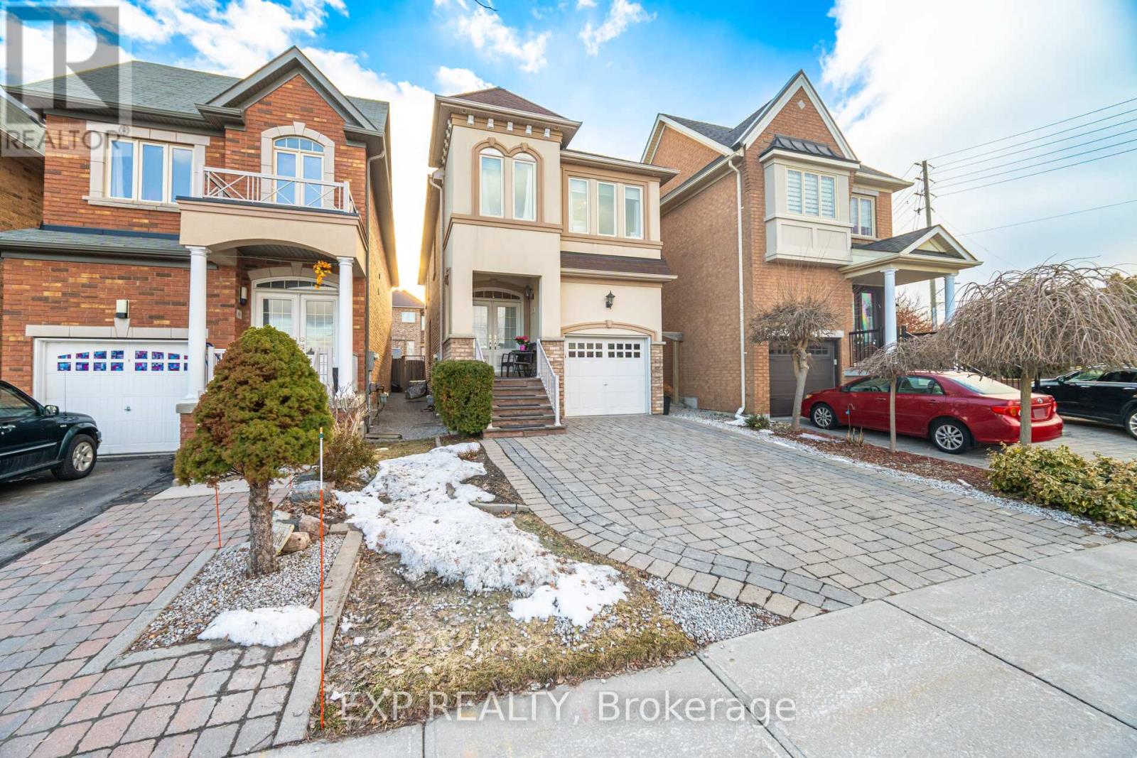 70 Torah Gate, Vaughan, Ontario  L6A 0H3 - Photo 3 - N12986350