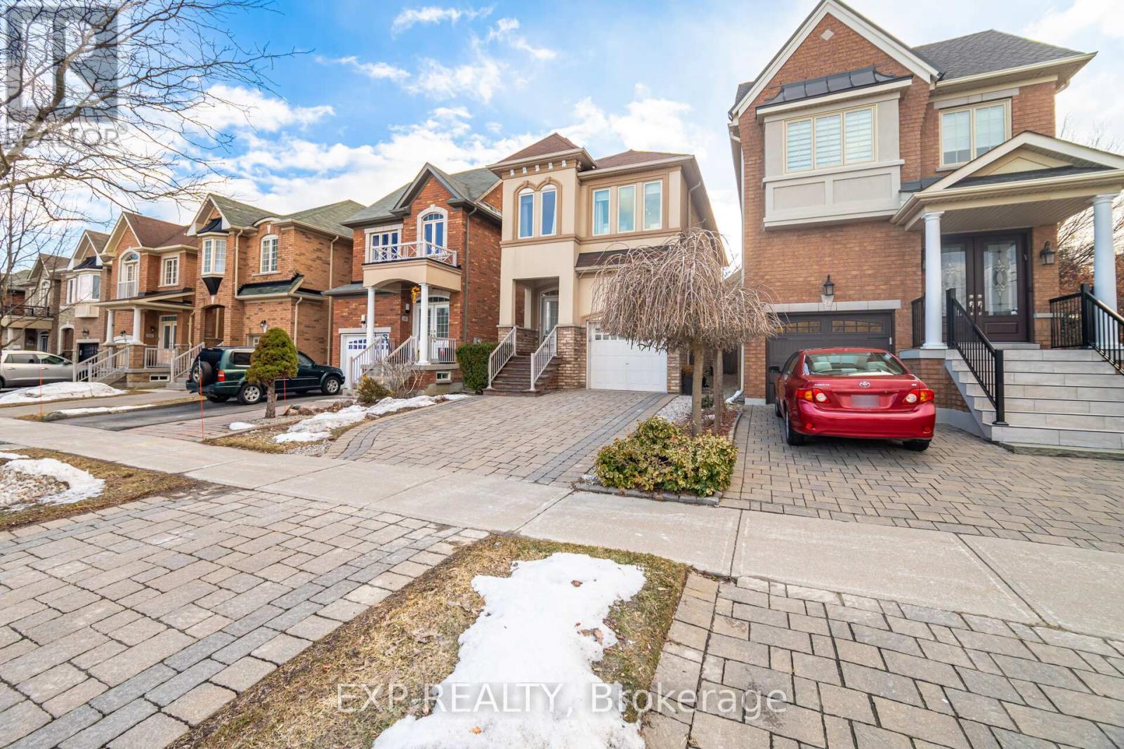 70 Torah Gate, Vaughan, Ontario  L6A 0H3 - Photo 4 - N12986350