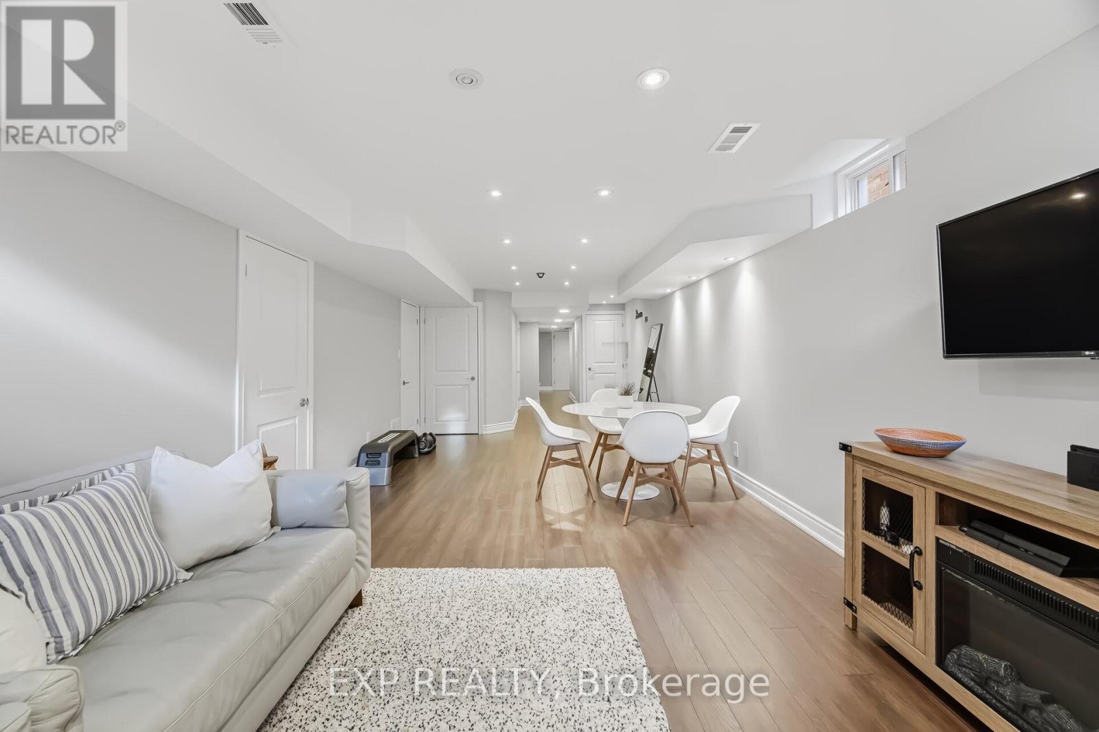 70 Torah Gate, Vaughan, Ontario  L6A 0H3 - Photo 43 - N12986350