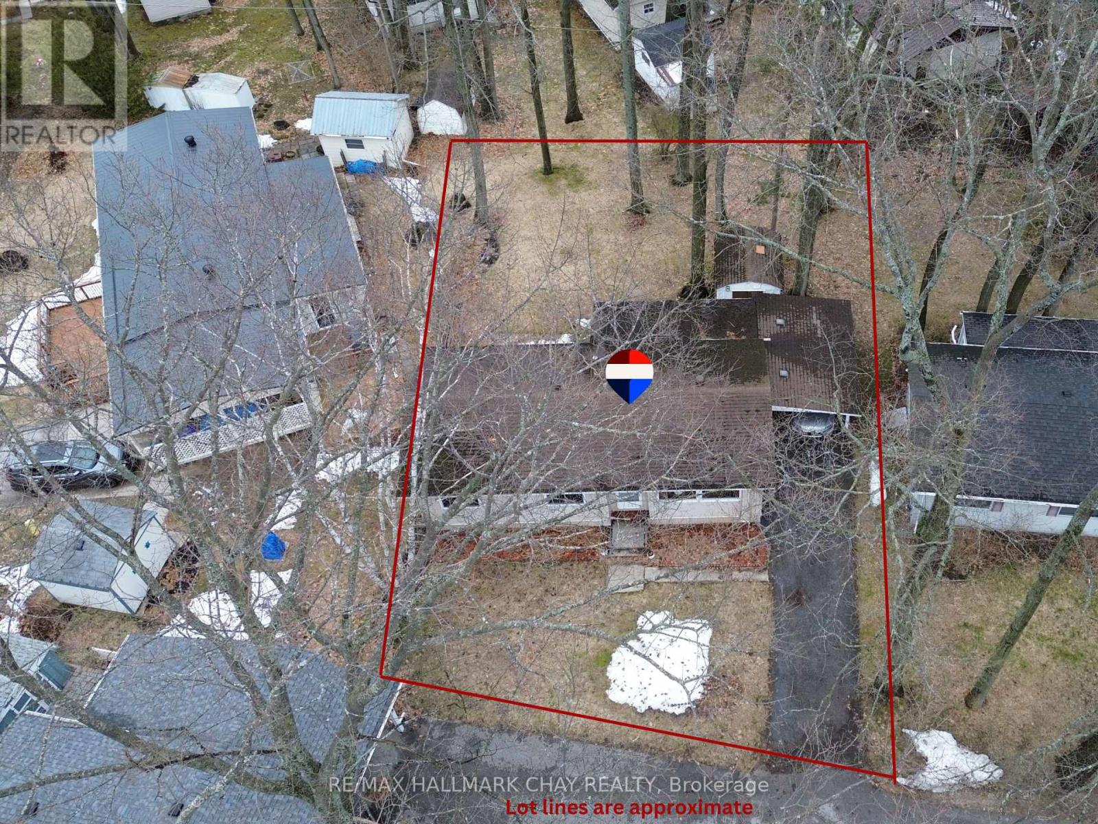 13 Carruthers Street N, Wasaga Beach, Ontario  L9Z 1K2 - Photo 2 - S12986378