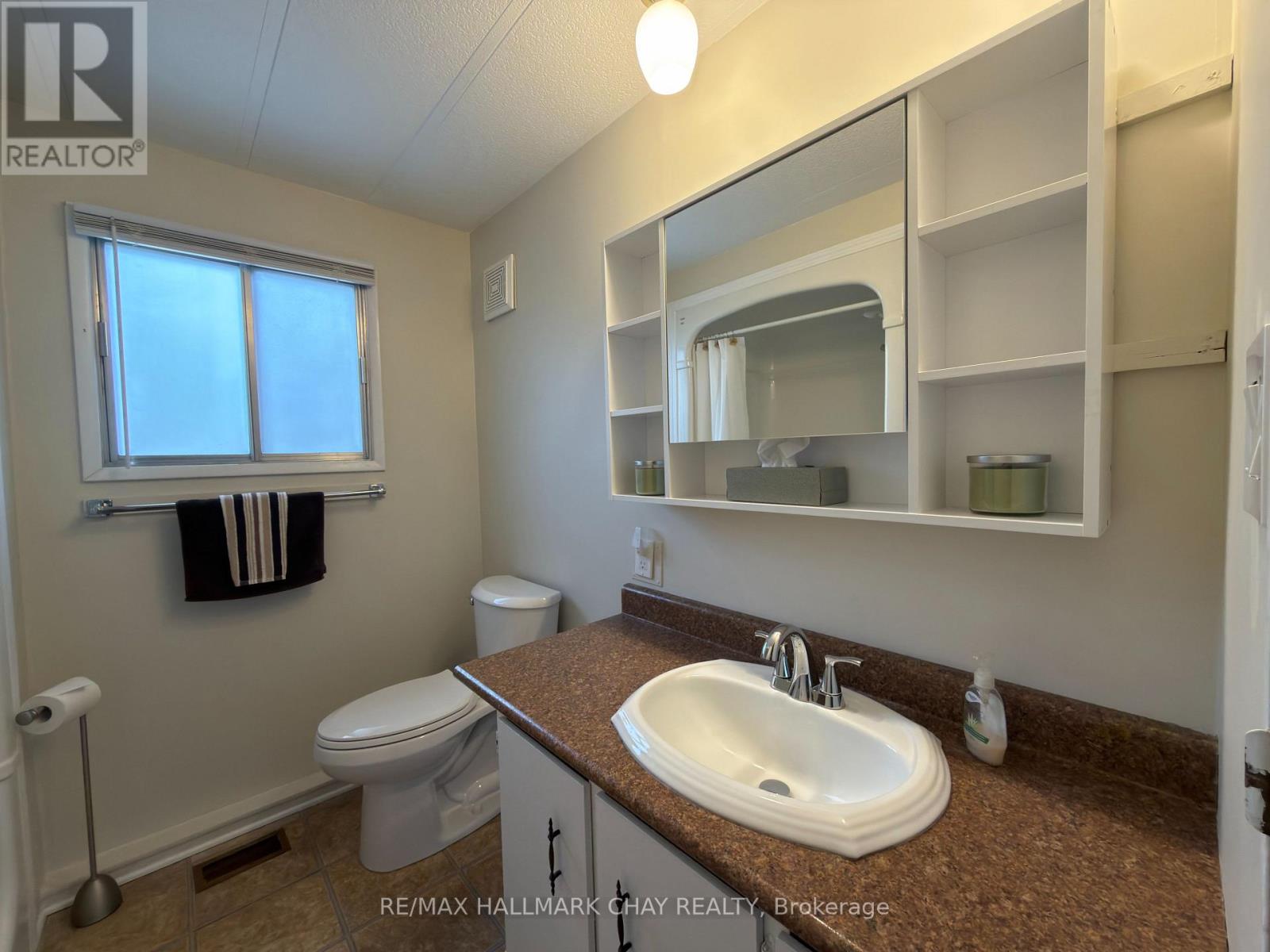 13 Carruthers Street N, Wasaga Beach, Ontario  L9Z 1K2 - Photo 20 - S12986378