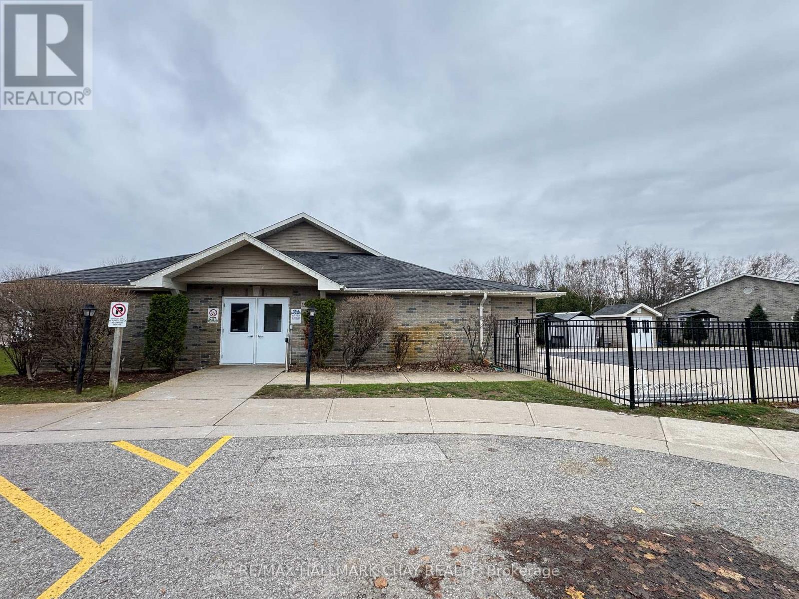 13 Carruthers Street N, Wasaga Beach, Ontario  L9Z 1K2 - Photo 35 - S12986378