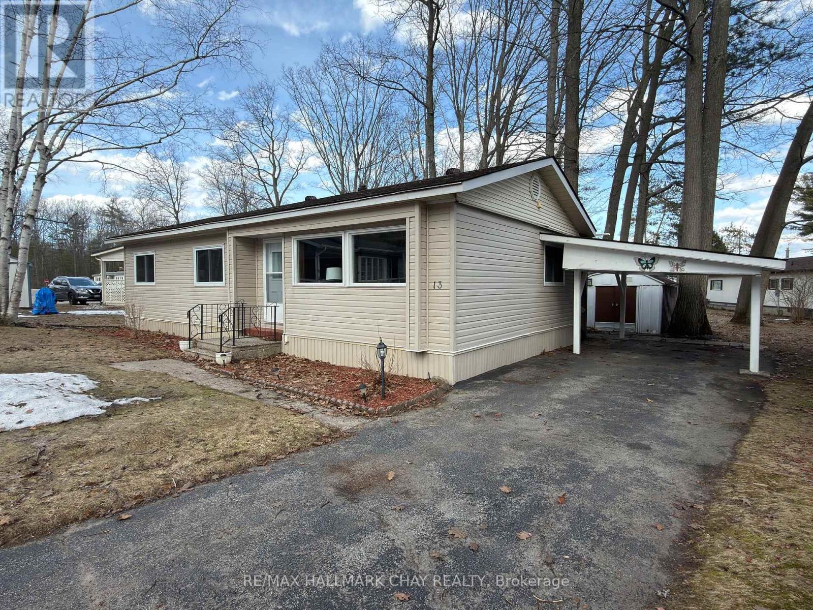 13 Carruthers Street N, Wasaga Beach, Ontario  L9Z 1K2 - Photo 4 - S12986378