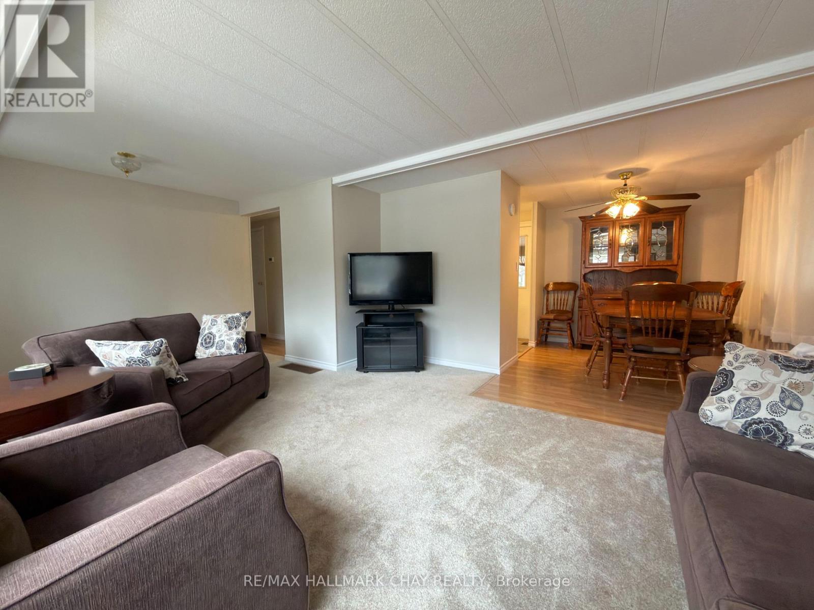 13 Carruthers Street N, Wasaga Beach, Ontario  L9Z 1K2 - Photo 8 - S12986378