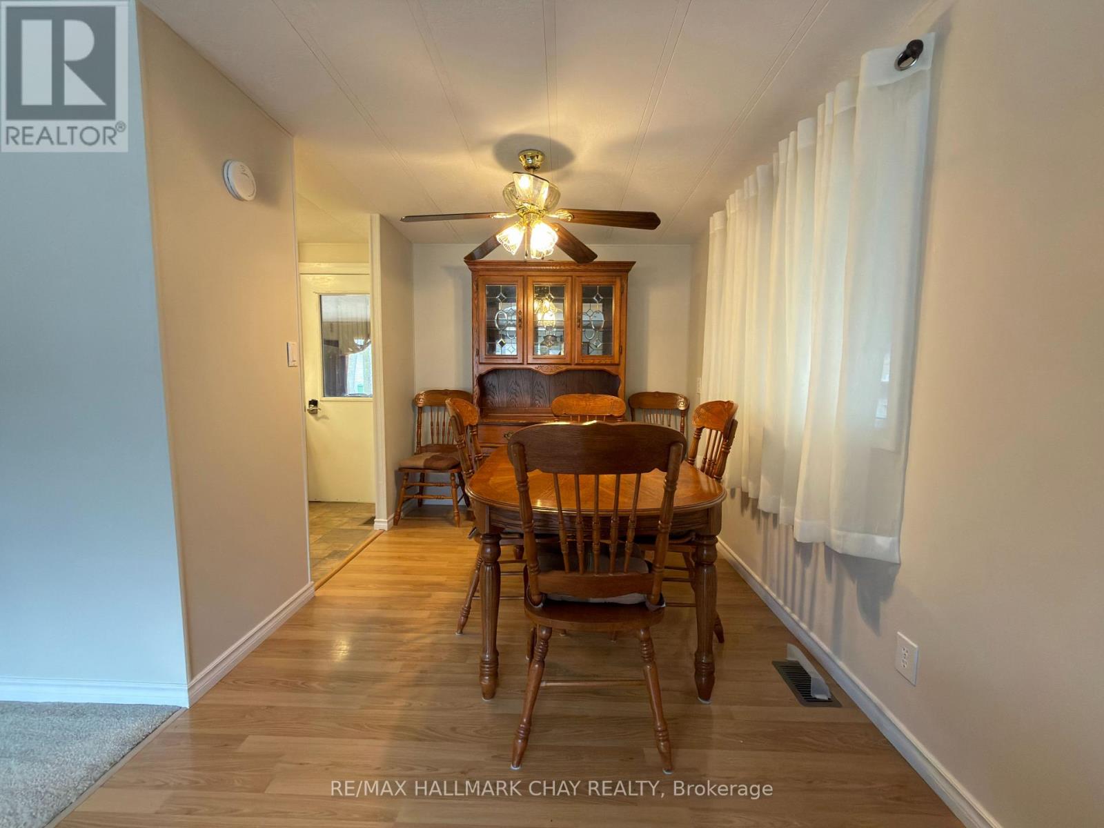 13 Carruthers Street N, Wasaga Beach, Ontario  L9Z 1K2 - Photo 9 - S12986378