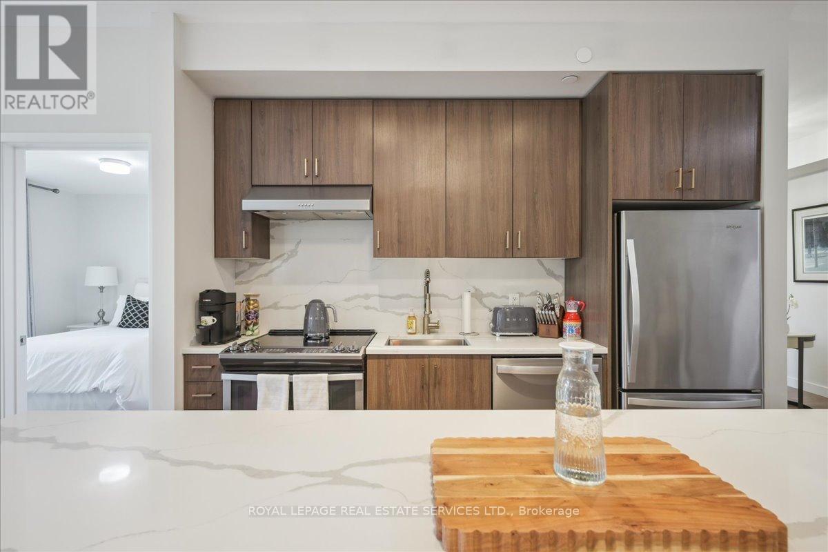 211 - 168 Sabina Drive, Oakville, Ontario  L6H 0W5 - Photo 17 - W12986366