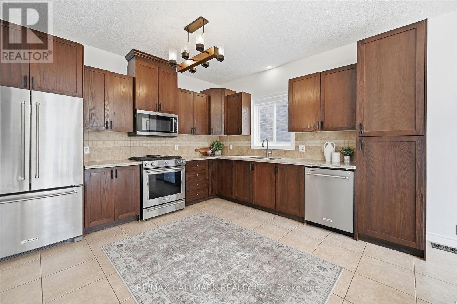 1334 Upper Paradise Road, Hamilton, Ontario  L9B 0C3 - Photo 13 - X12986340