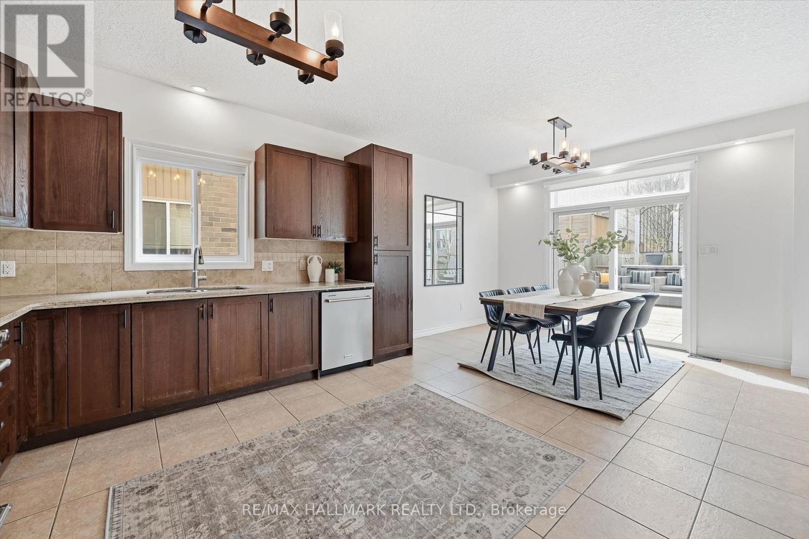 1334 Upper Paradise Road, Hamilton, Ontario  L9B 0C3 - Photo 14 - X12986340