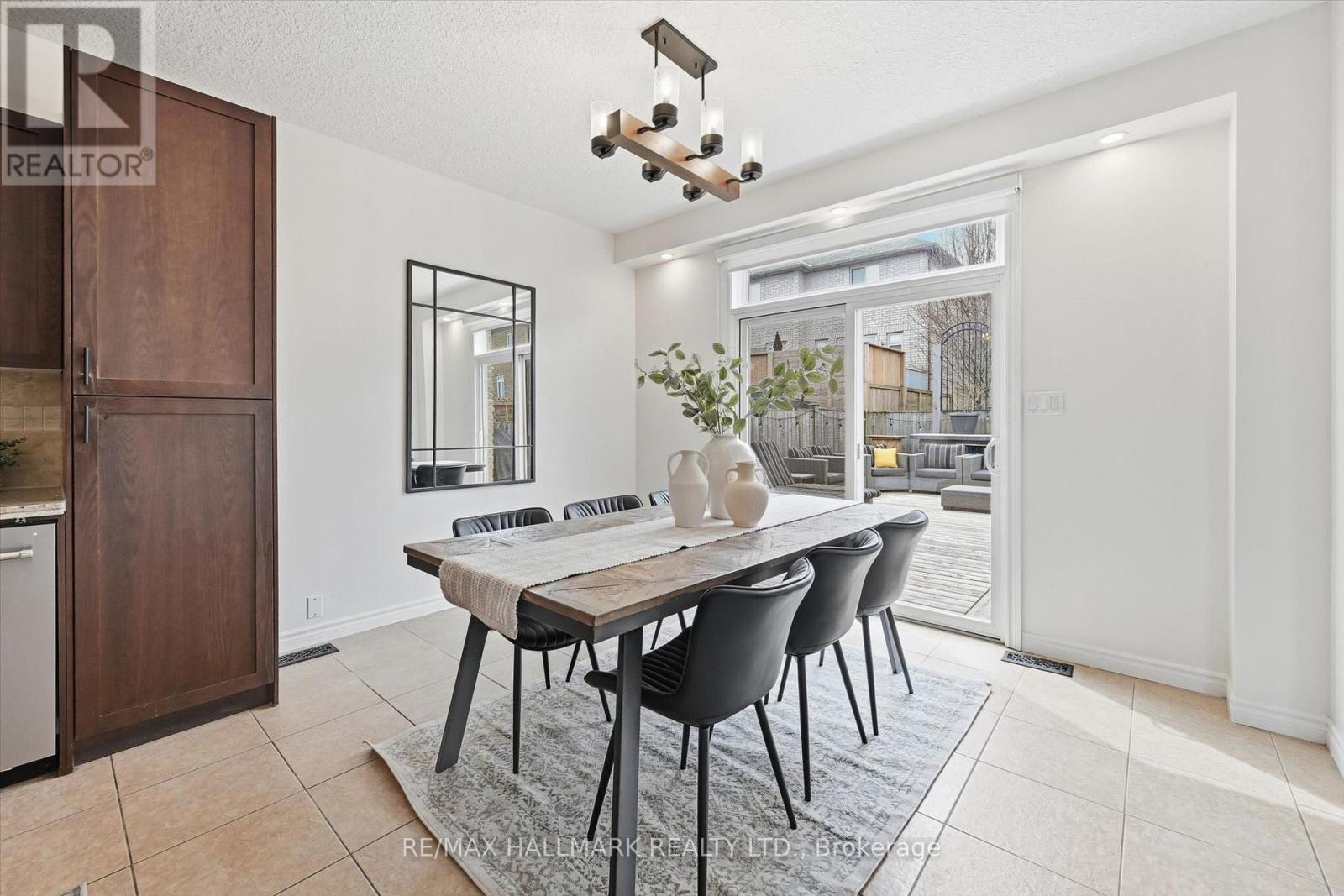 1334 Upper Paradise Road, Hamilton, Ontario  L9B 0C3 - Photo 18 - X12986340