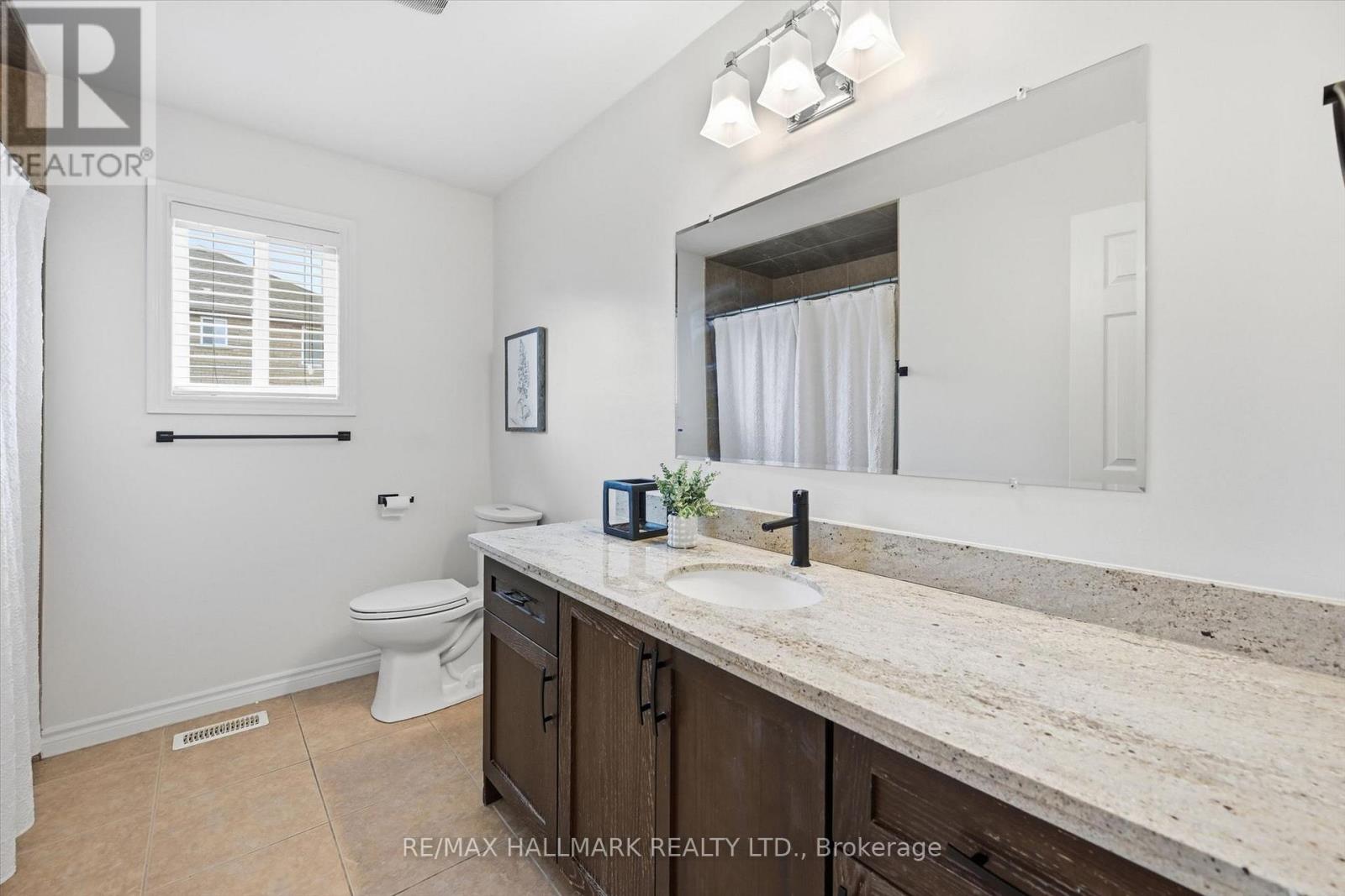 1334 Upper Paradise Road, Hamilton, Ontario  L9B 0C3 - Photo 36 - X12986340