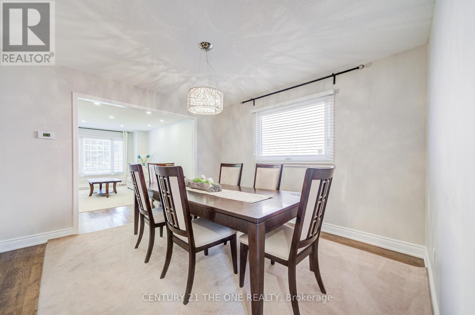 21 Larratt Lane, Richmond Hill, Ontario  L4C 9J1 - Photo 14 - N12976576