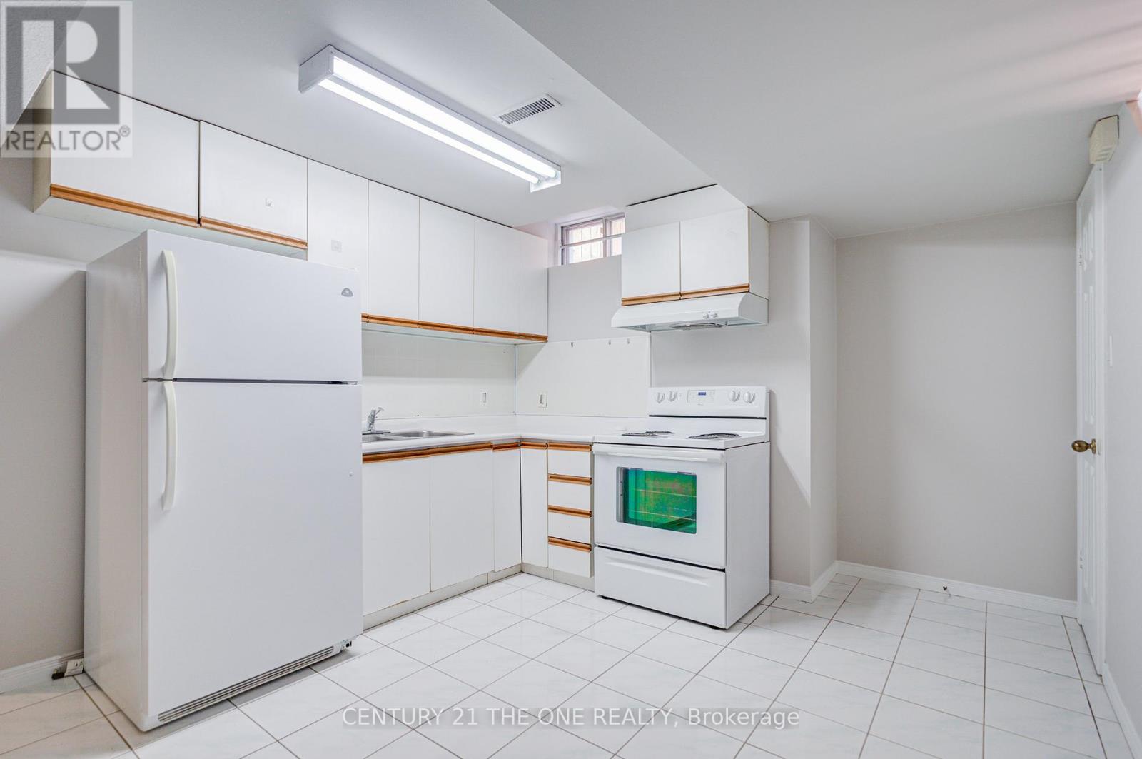 21 Larratt Lane, Richmond Hill, Ontario  L4C 9J1 - Photo 35 - N12976576