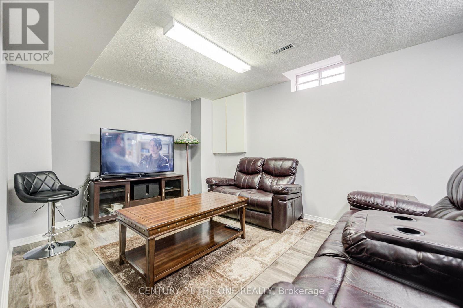 21 Larratt Lane, Richmond Hill, Ontario  L4C 9J1 - Photo 34 - N12976576