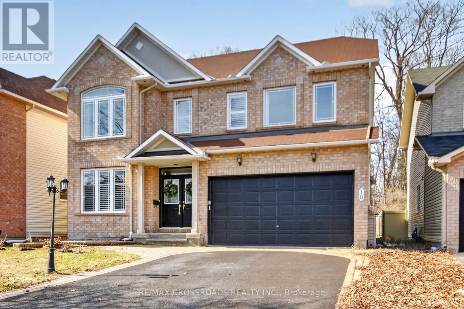 10 TIERNEY DRIVE, Ottawa, Ontario