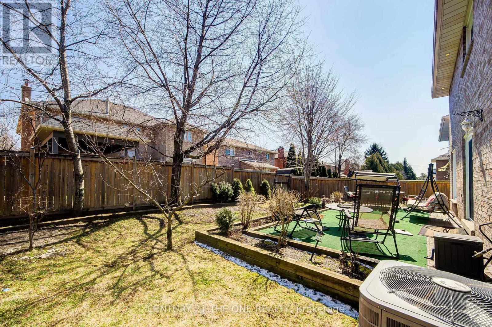 21 Larratt Lane, Richmond Hill, Ontario  L4C 9J1 - Photo 44 - N12976576