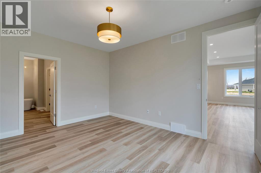 35 Sandcastle, Amherstburg, Ontario  N9V 0J2 - Photo 11 - 25031358