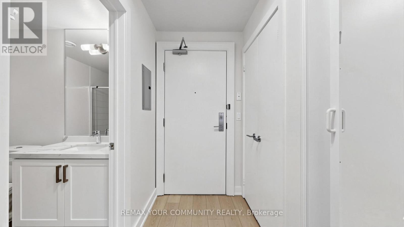 310 - 438 King Street W, Toronto, Ontario  M5V 3T9 - Photo 8 - C12986388