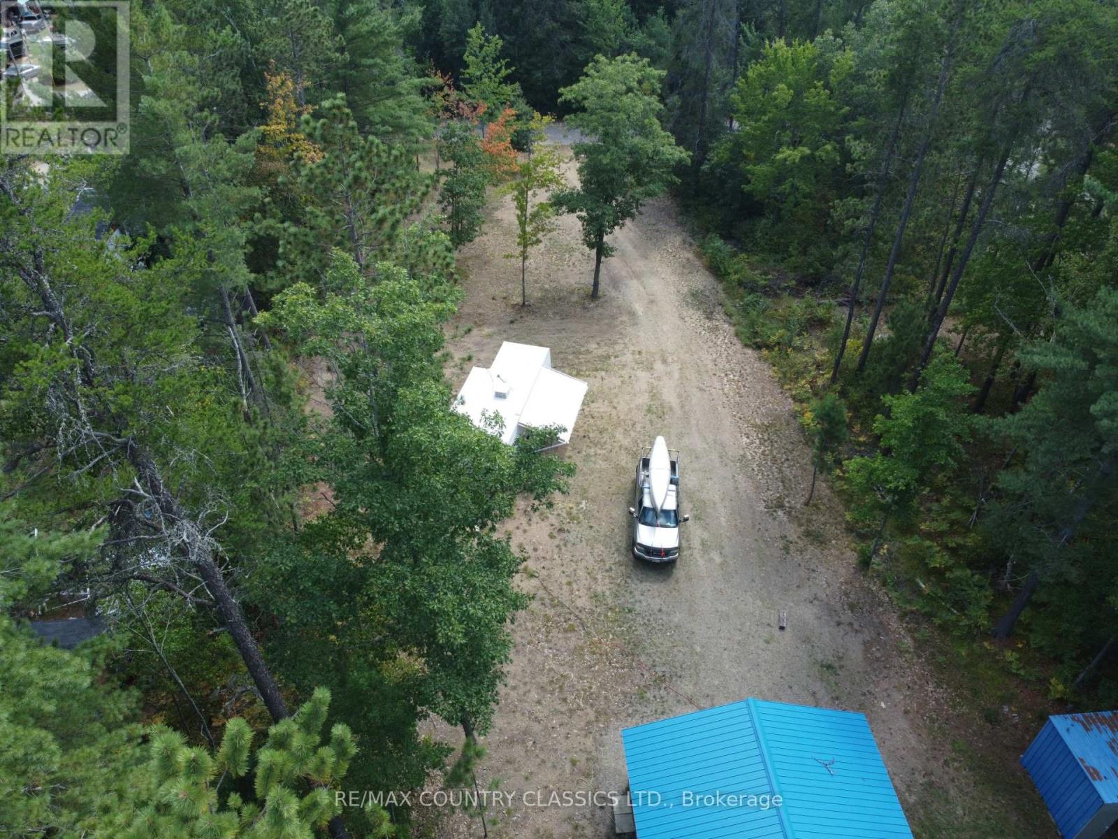 74 Murray Park Street, Madawaska Valley, Ontario  K0J 1B0 - Photo 6 - X12986382