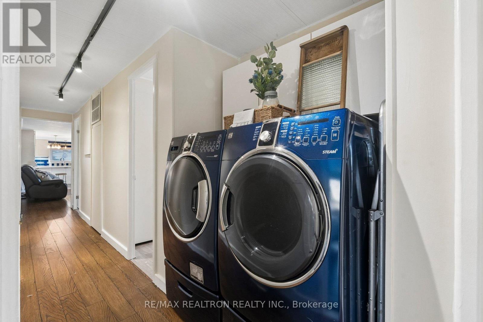 10 Pinecrest Circle, Innisfil, Ontario  L0L 1L0 - Photo 36 - N12956708