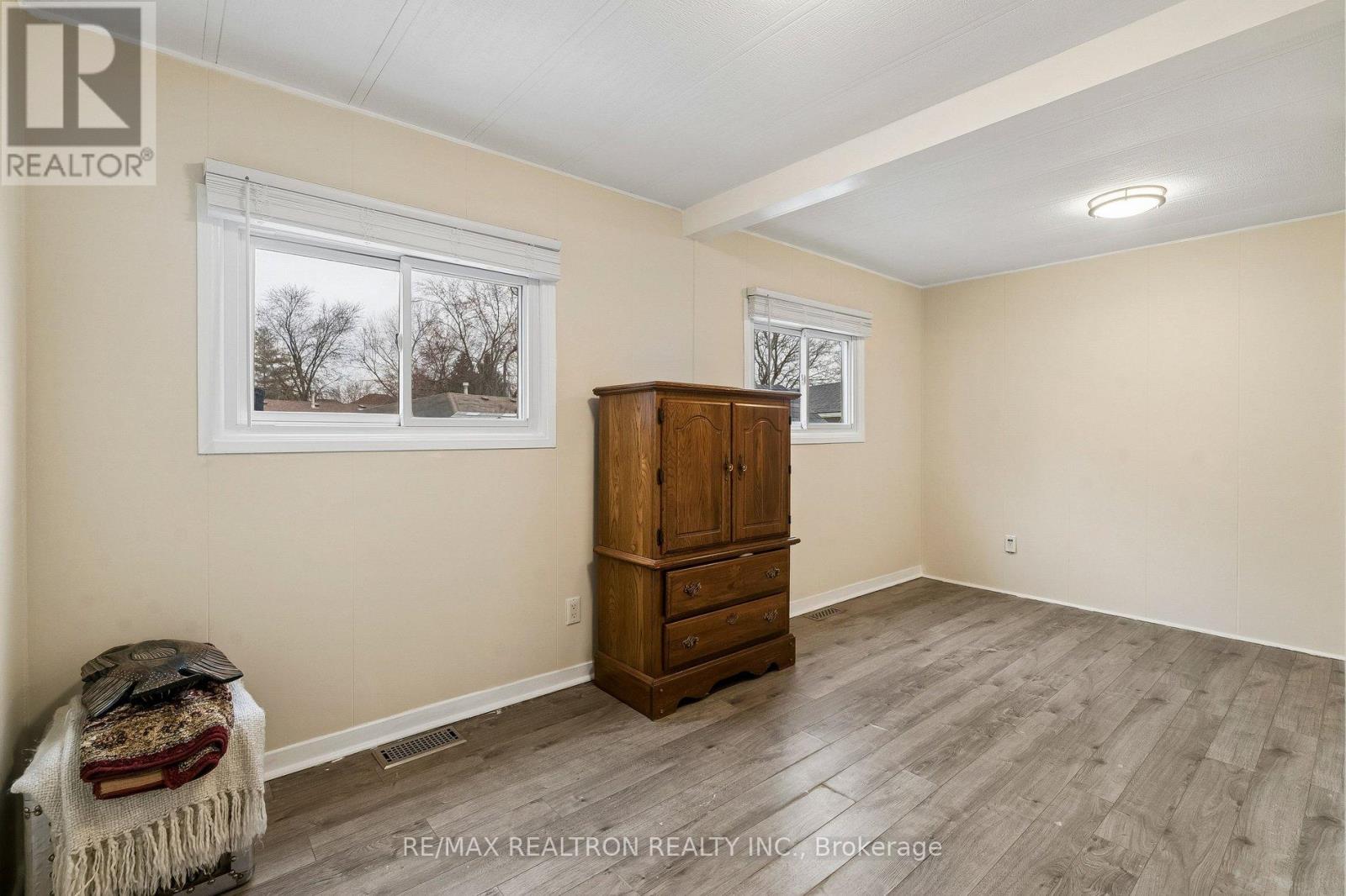 10 Pinecrest Circle, Innisfil, Ontario  L0L 1L0 - Photo 30 - N12956708