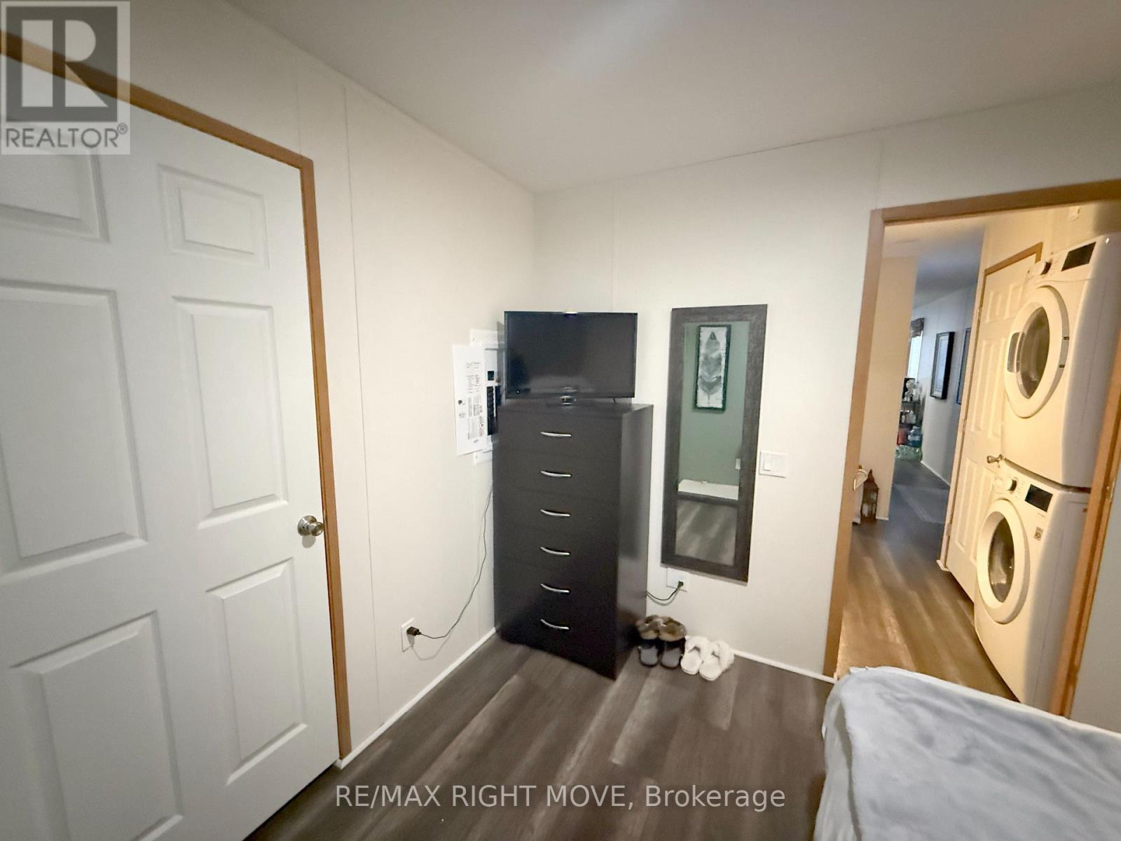 1050 4 Seasons Road, Gravenhurst, Ontario  P0E 1N0 - Photo 15 - X12986384