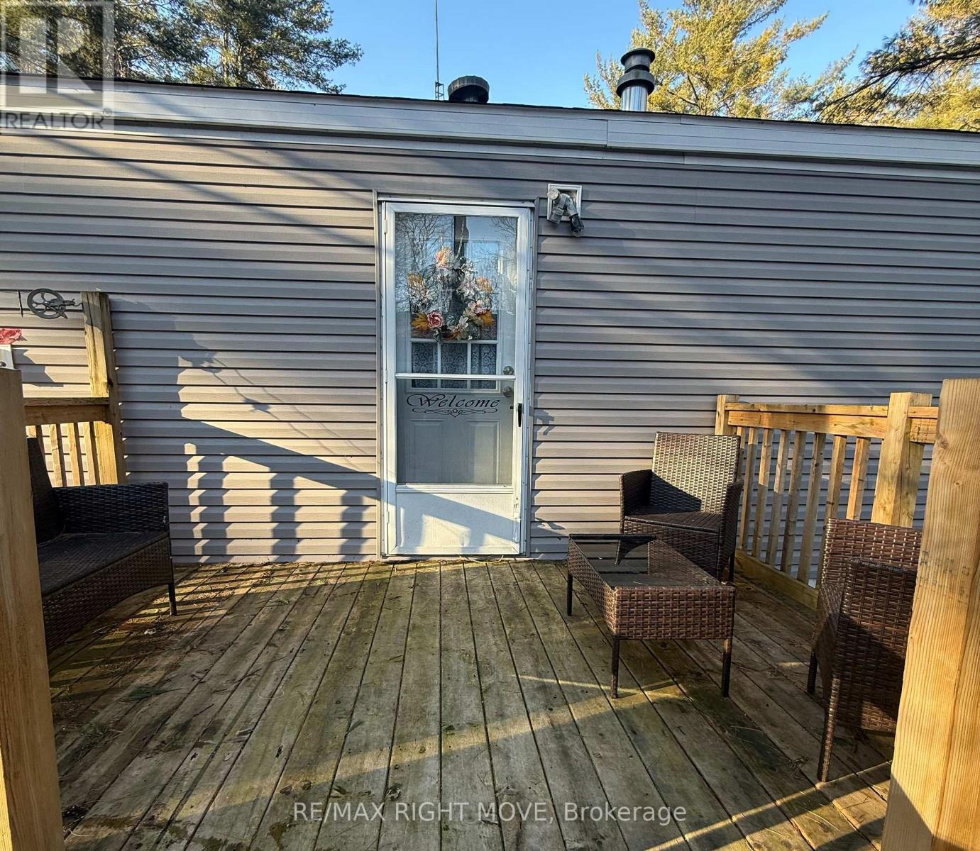 1050 4 Seasons Road, Gravenhurst, Ontario  P0E 1N0 - Photo 3 - X12986384