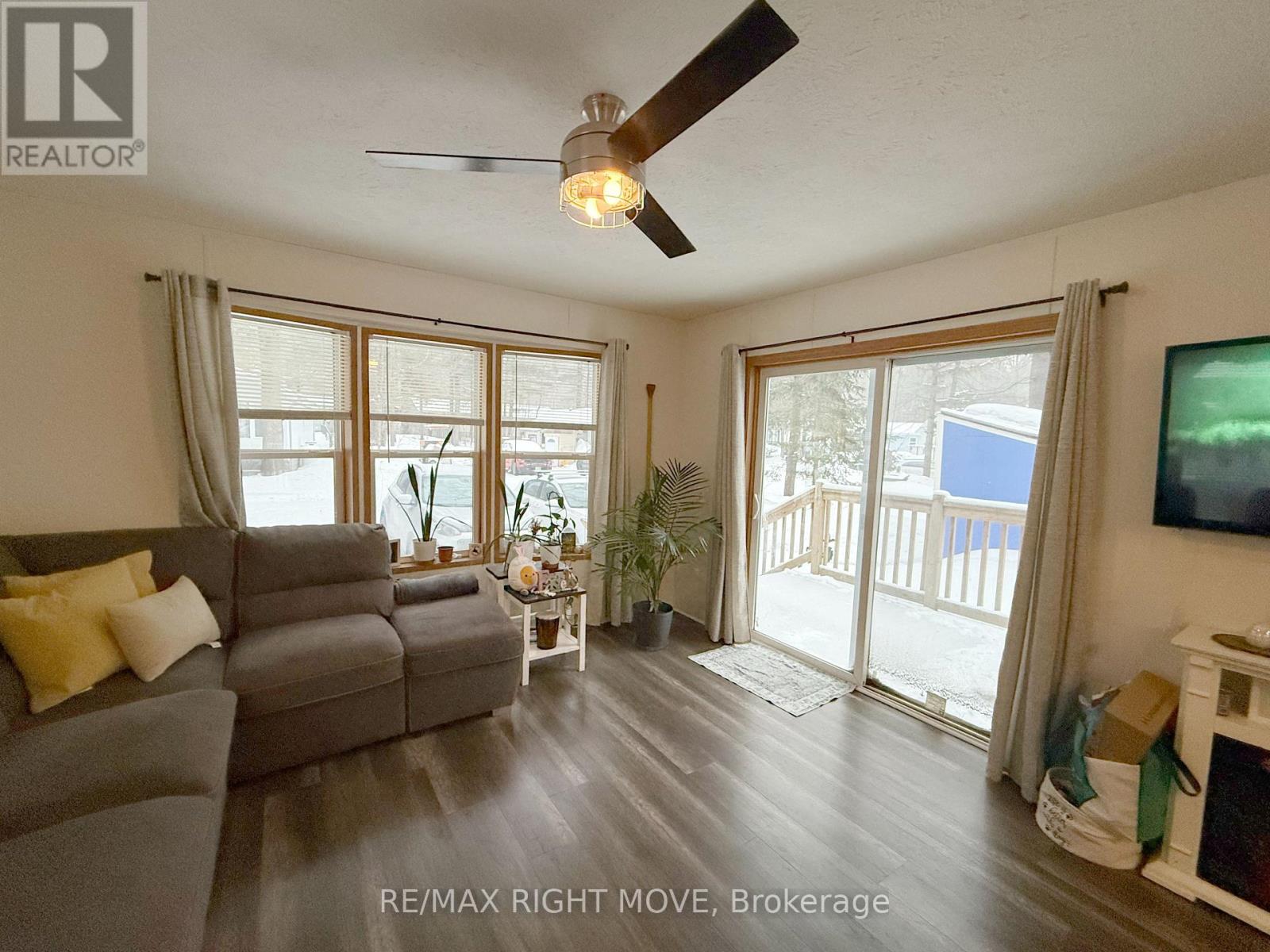 1050 4 Seasons Road, Gravenhurst, Ontario  P0E 1N0 - Photo 5 - X12986384