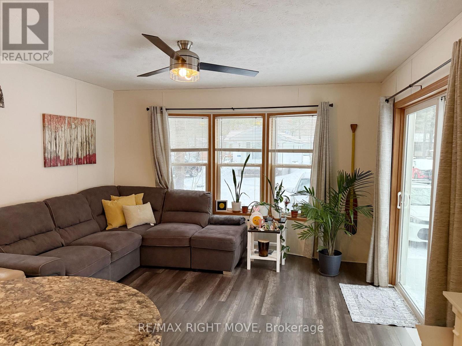 1050 4 Seasons Road, Gravenhurst, Ontario  P0E 1N0 - Photo 7 - X12986384