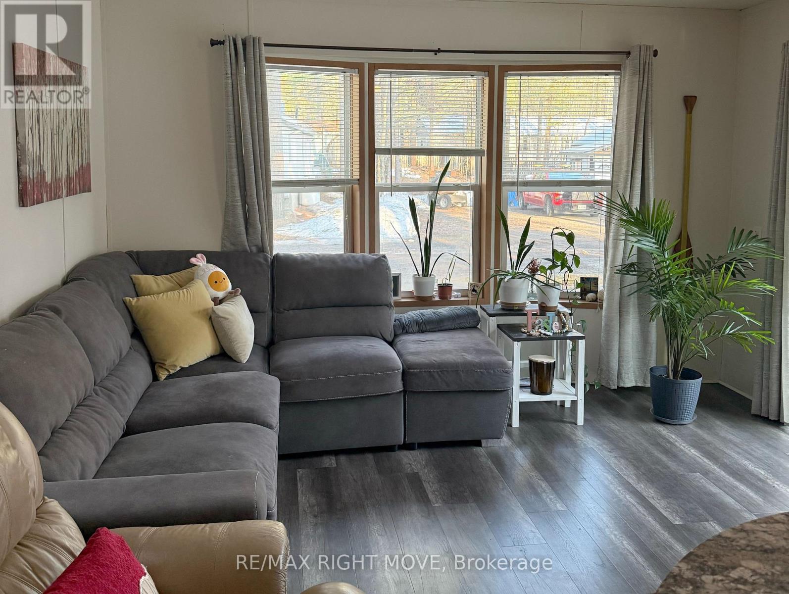 1050 4 Seasons Road, Gravenhurst, Ontario  P0E 1N0 - Photo 8 - X12986384