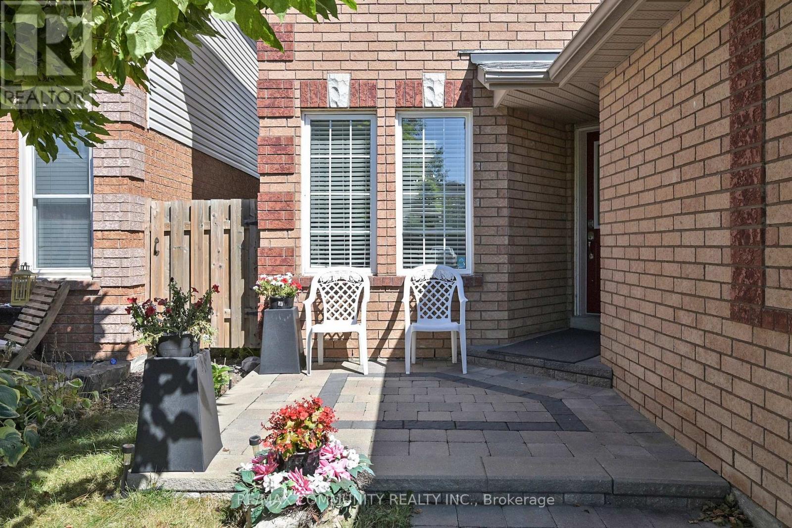 95 John Walter Crescent, Clarington, Ontario  L1E 2W8 - Photo 2 - E12983018