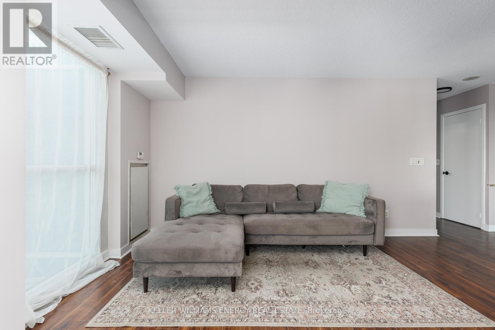 912 - 155 Legion Road N, Toronto, Ontario  M8Y 0A7 - Photo 13 - W12985984