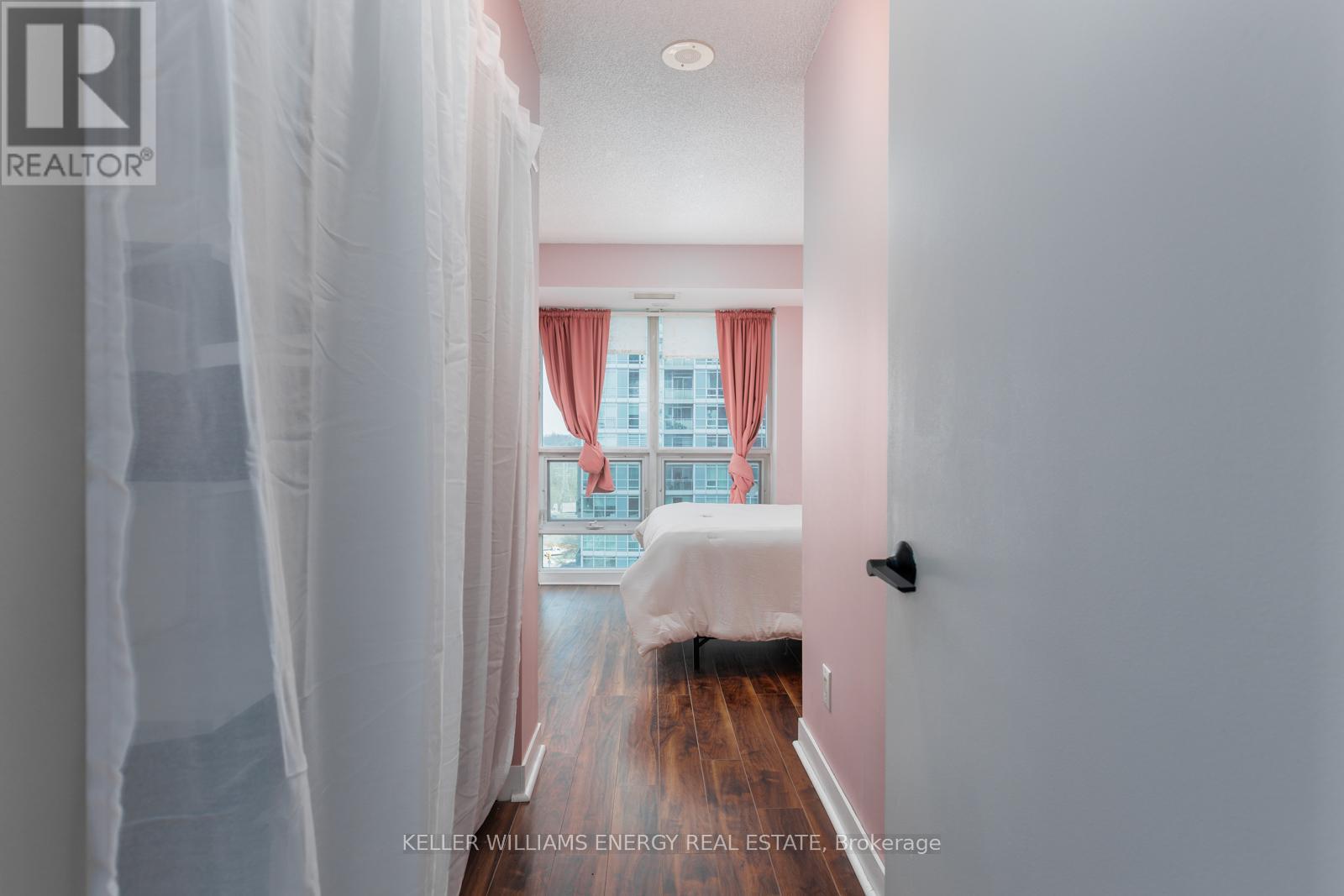 912 - 155 Legion Road N, Toronto, Ontario  M8Y 0A7 - Photo 16 - W12985984