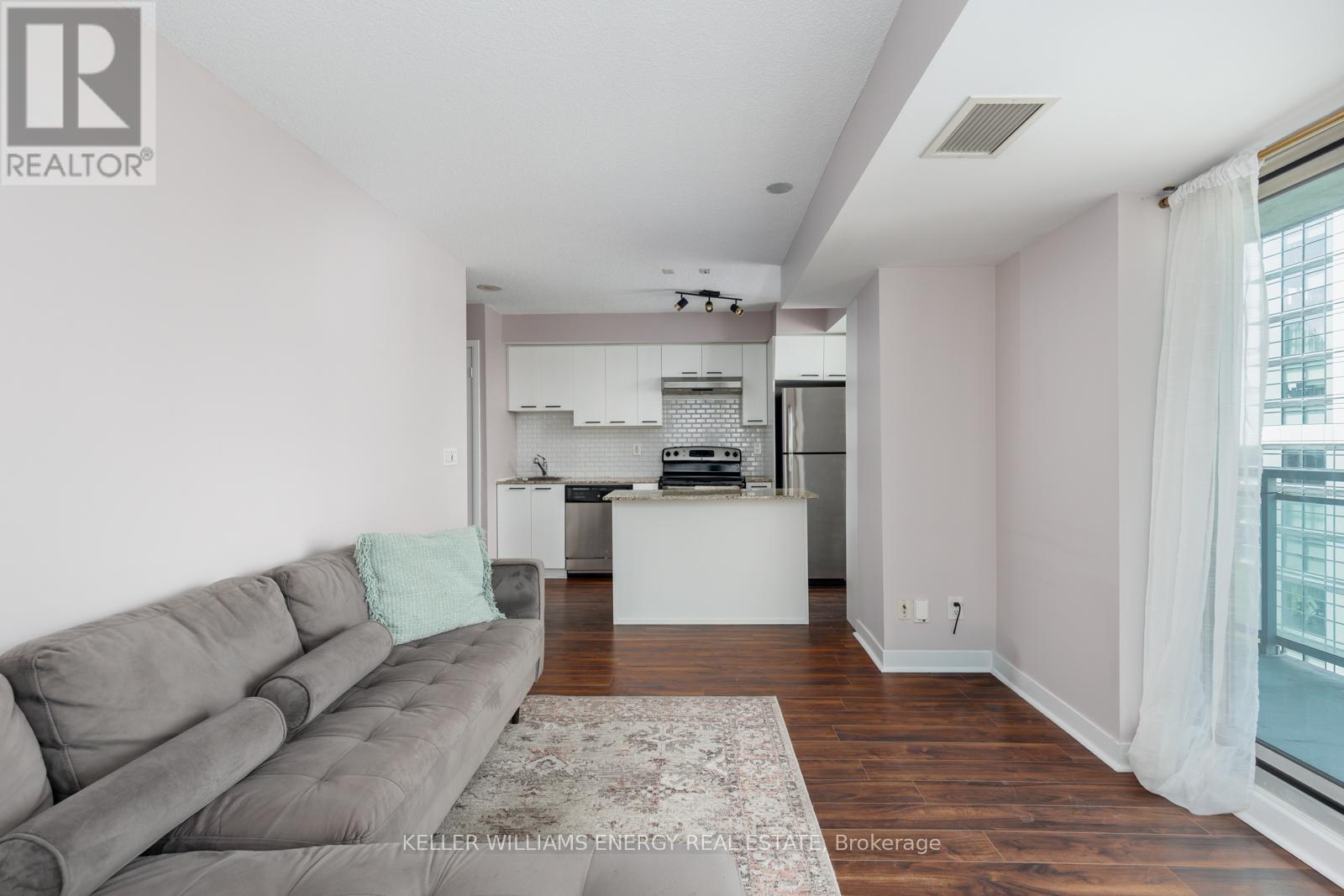 912 - 155 Legion Road N, Toronto, Ontario  M8Y 0A7 - Photo 11 - W12985984