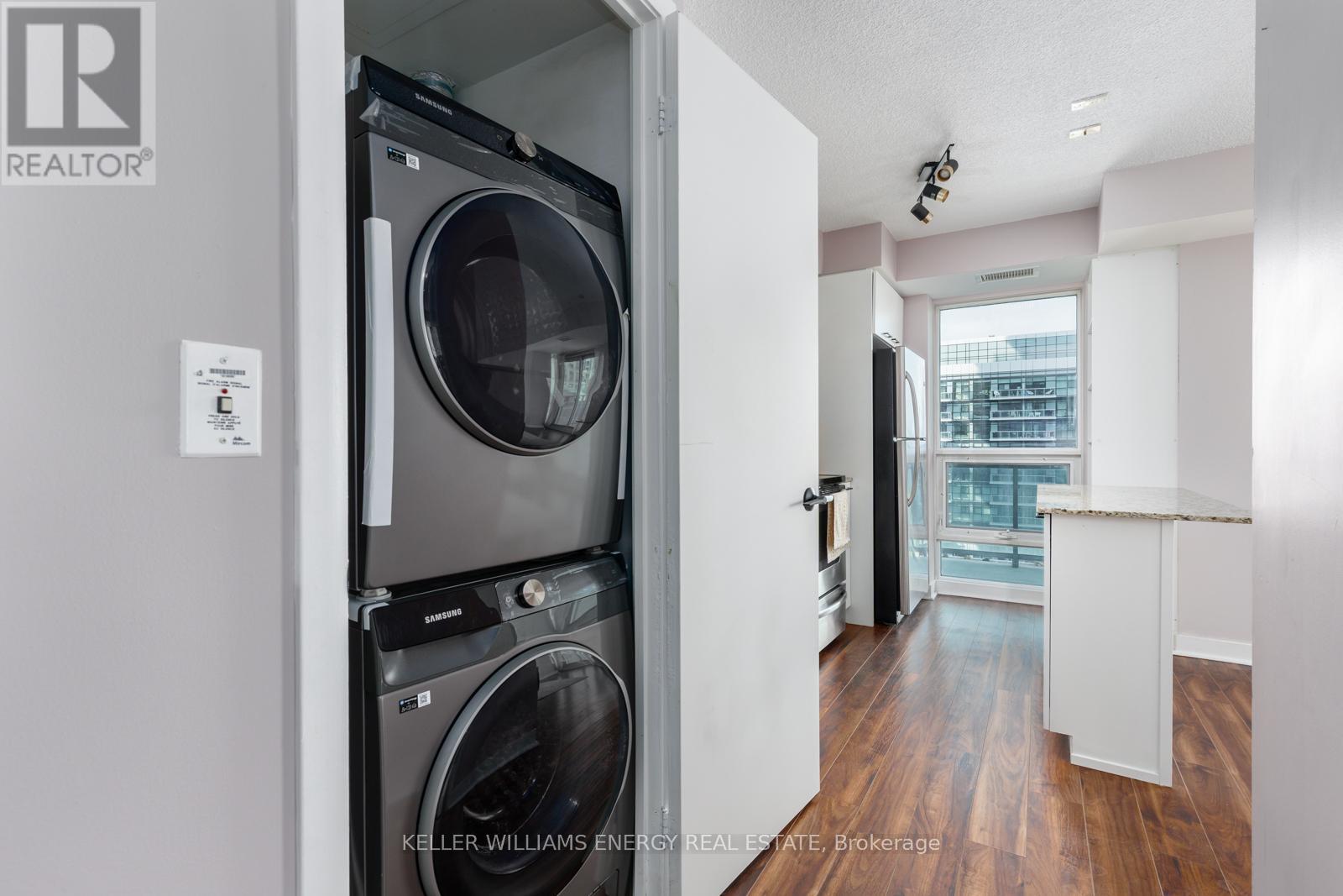 912 - 155 Legion Road N, Toronto, Ontario  M8Y 0A7 - Photo 14 - W12985984