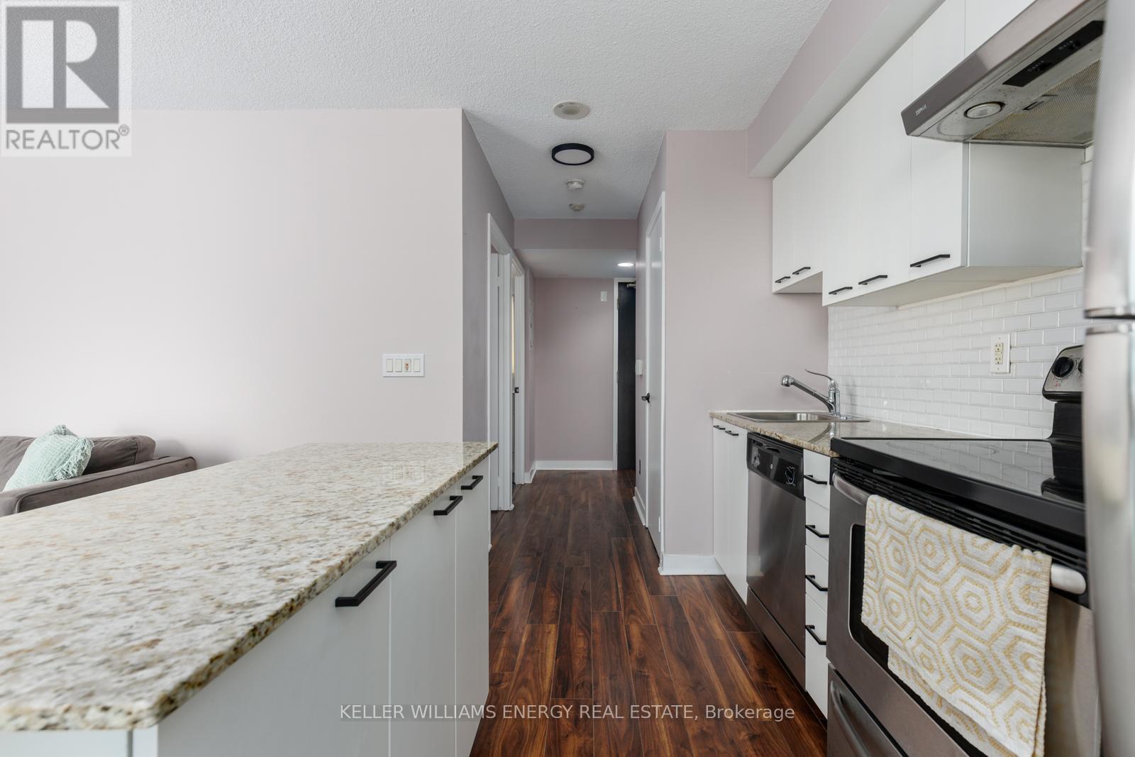 912 - 155 Legion Road N, Toronto, Ontario  M8Y 0A7 - Photo 7 - W12985984