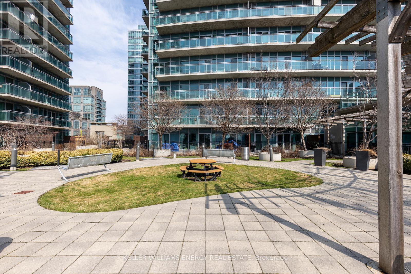 912 - 155 Legion Road N, Toronto, Ontario  M8Y 0A7 - Photo 32 - W12985984