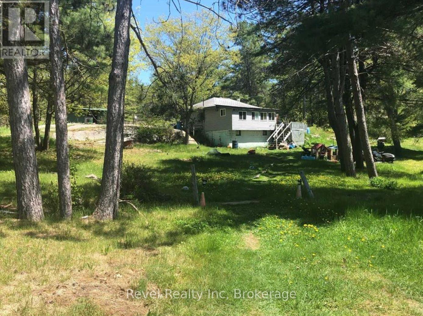 42 WAWANAISA ROAD, Carling, Ontario