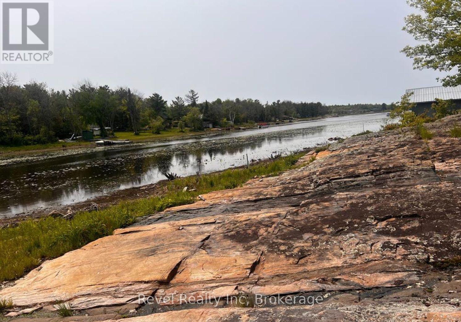 42 Wawanaisa Road, Carling, Ontario  P0G 1G0 - Photo 3 - X12986404