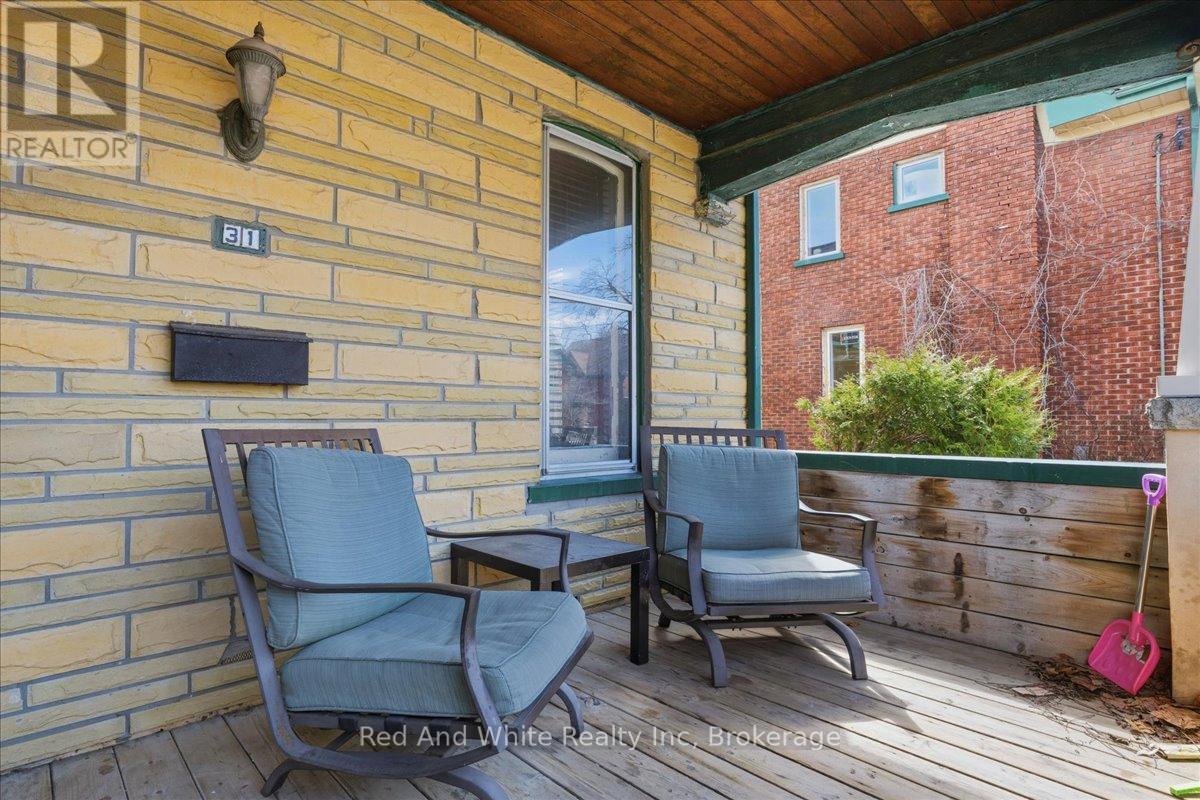 31 Bingeman Street, Kitchener, Ontario  N2H 2R7 - Photo 2 - X12986430