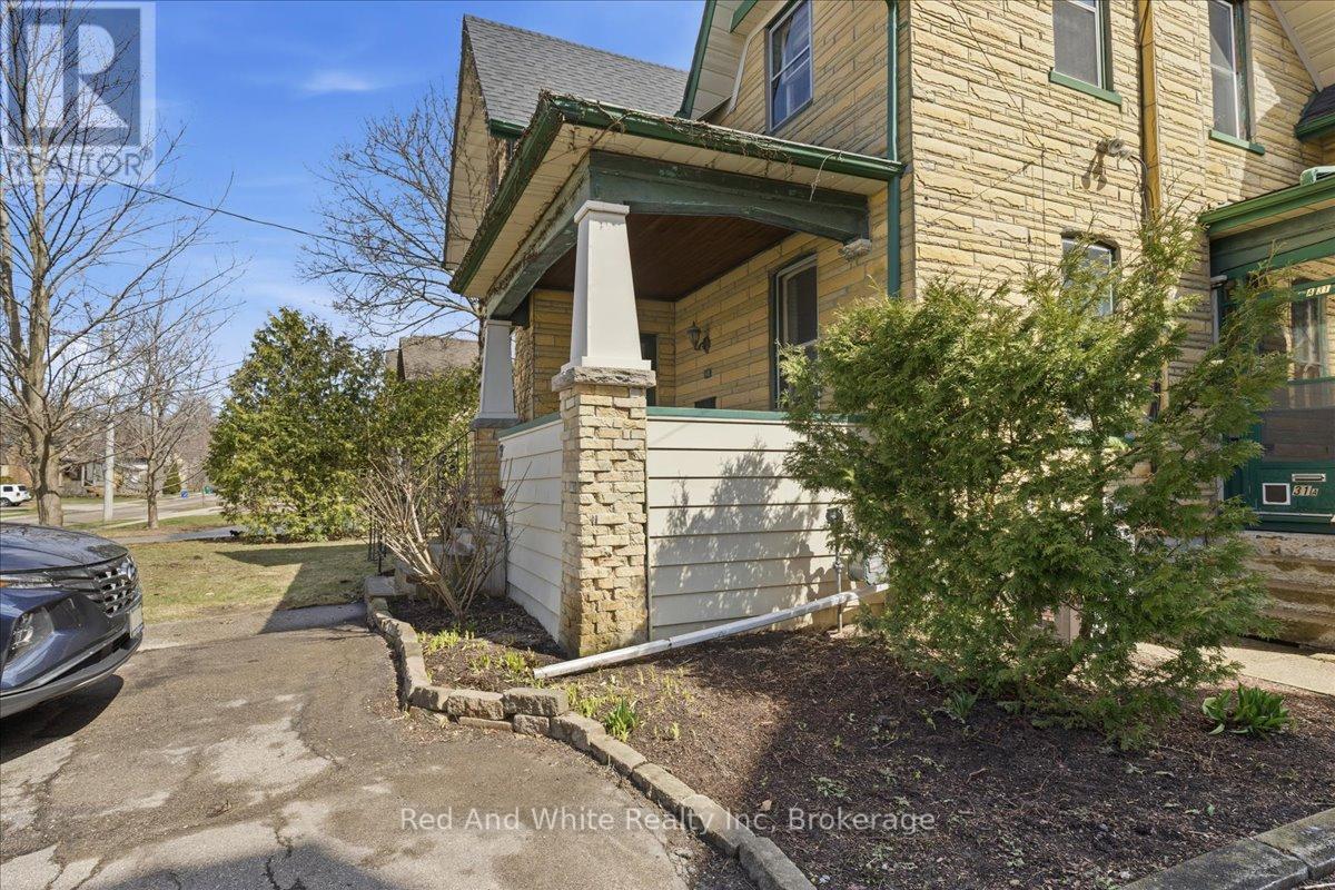 31 Bingeman Street, Kitchener, Ontario  N2H 2R7 - Photo 3 - X12986430