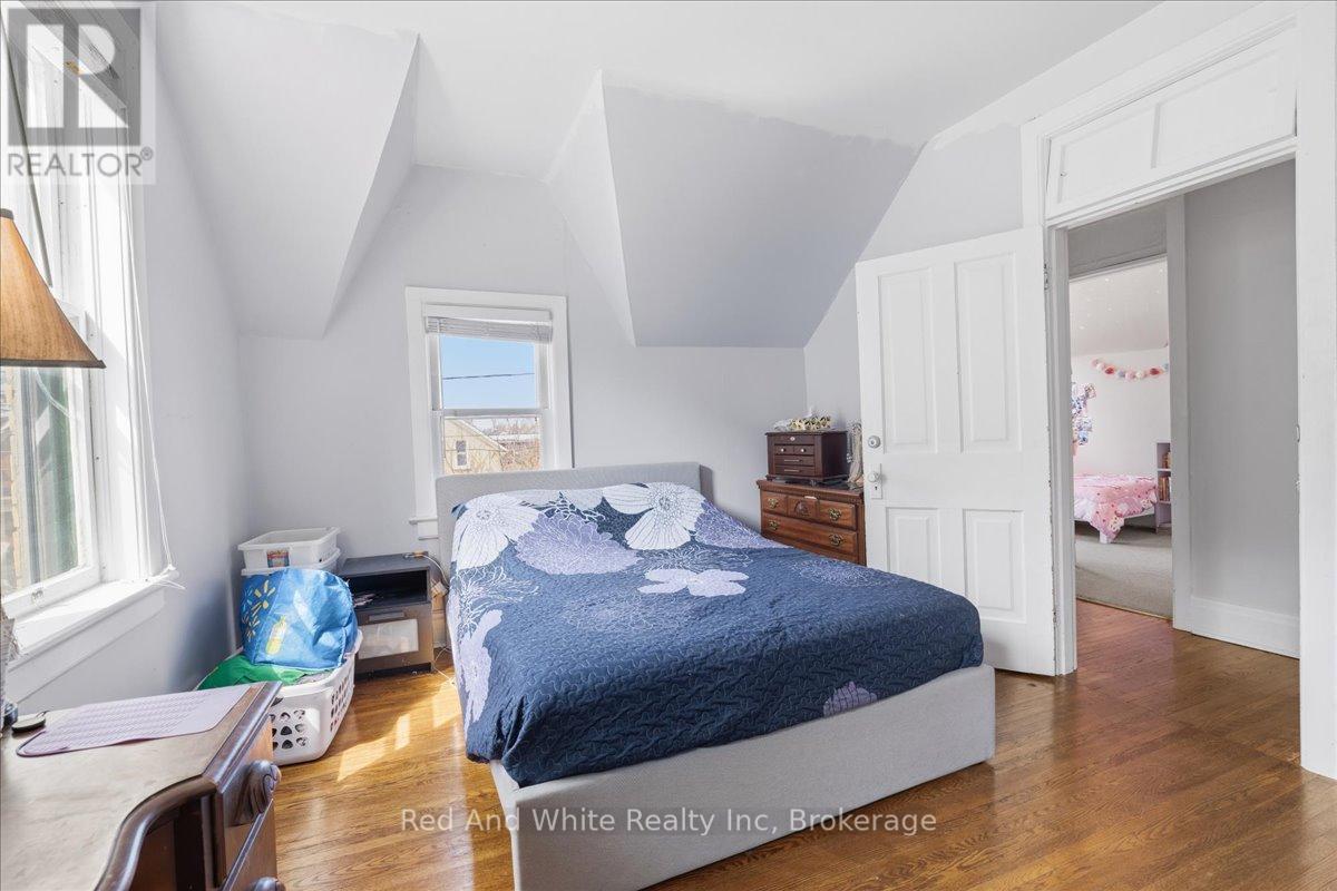 31 Bingeman Street, Kitchener, Ontario  N2H 2R7 - Photo 36 - X12986430