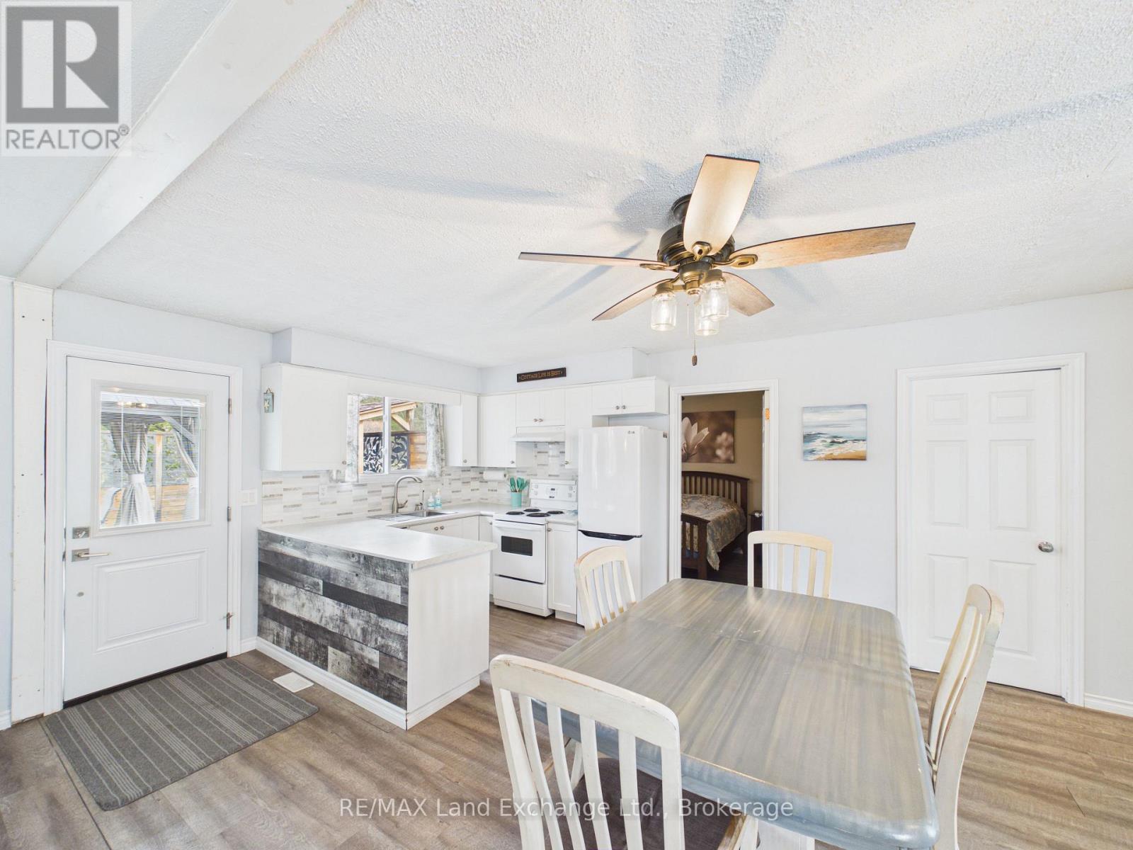 507 Abenaki Drive, Huron-Kinloss, Ontario  N2Z 2X3 - Photo 2 - X12986434