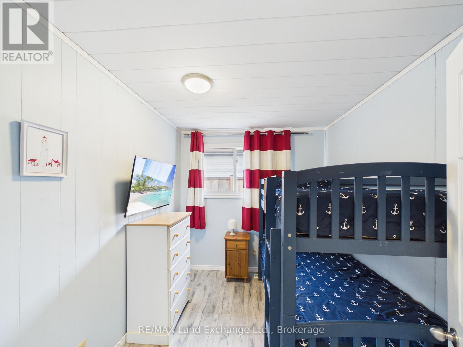 507 Abenaki Drive, Huron-Kinloss, Ontario  N2Z 2X3 - Photo 6 - X12986434