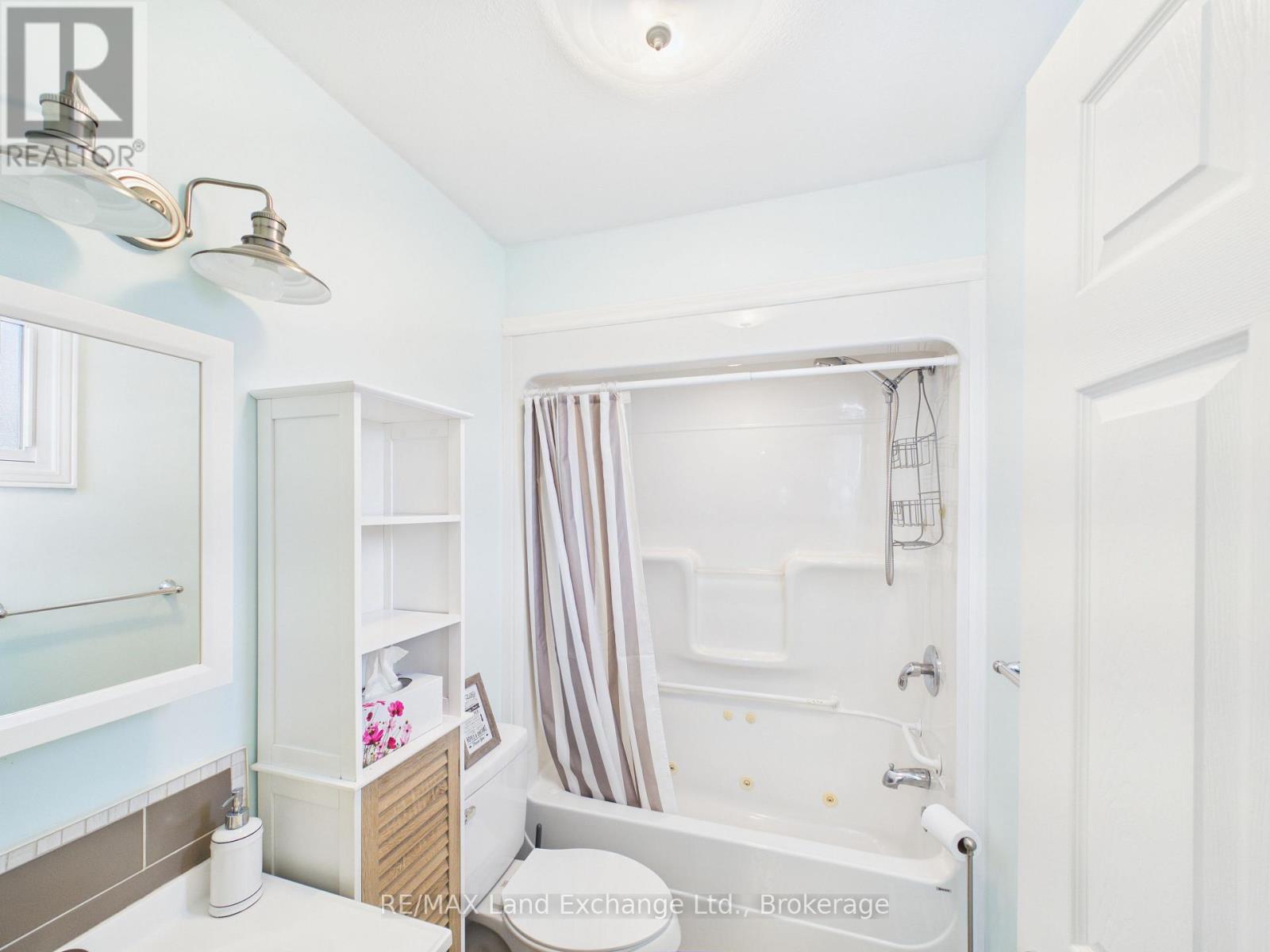 507 Abenaki Drive, Huron-Kinloss, Ontario  N2Z 2X3 - Photo 8 - X12986434